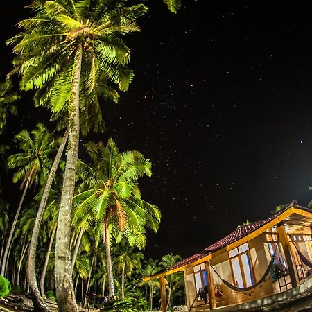 Puri Asu Resort Palau Asu Exterior photo